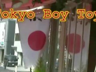 Tokyo játék fiú. szakács faszkiverés színhely.