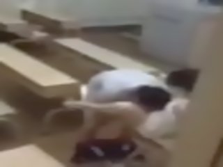 Kinesisk student knulling i school.....teacher fanget student rød handed