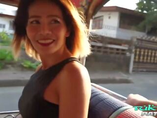 Tuktukpatrol prsnaté thajské milfka ponúk na semeno na veľký zahraničné penis xxx video vids
