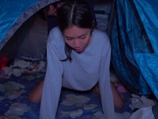 Publiczne camping seks w tent feat. bellamissu