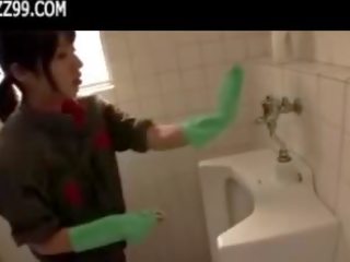 Mosaic: enchantant nettoyeur donne connaisseur pipe en lavatory 01