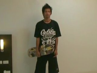 Etero skateboard damsel