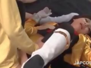 Paauglys japoniškas eskortas dulkintis peter gauna krūtys suspaudus